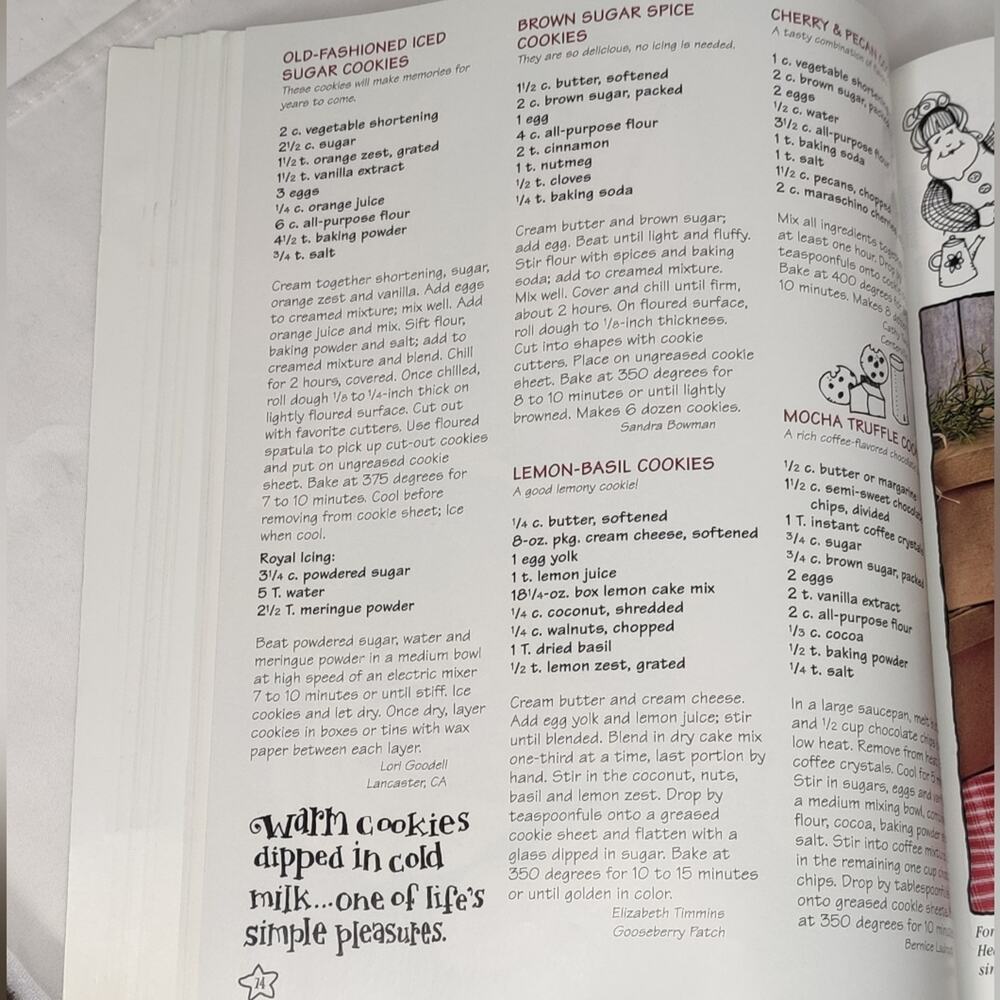 Vintage Christmas Gooseberry Patch Gifts Crafts and Holiday Recipes Book - Picture 9 of 12